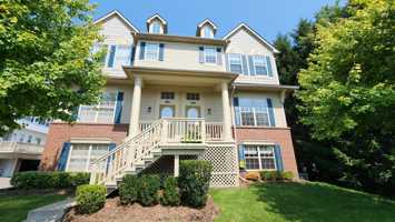 featured image of 1574 Kessler Ave