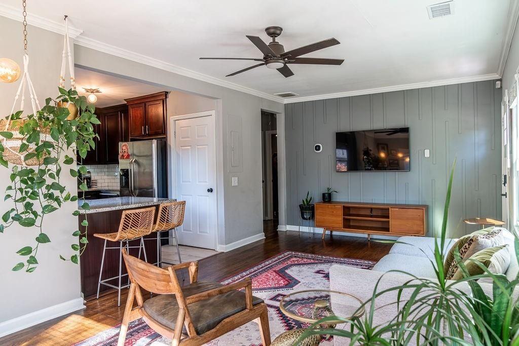 607 Quillian Ave - Photo 3 of 18