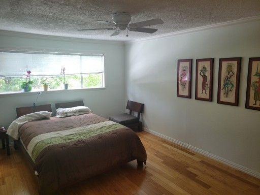 376 N Post Oak Ln - Photo 2 of 6