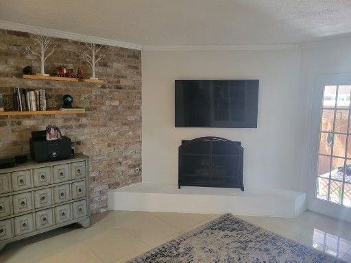 376 N Post Oak Ln - Photo 5 of 6