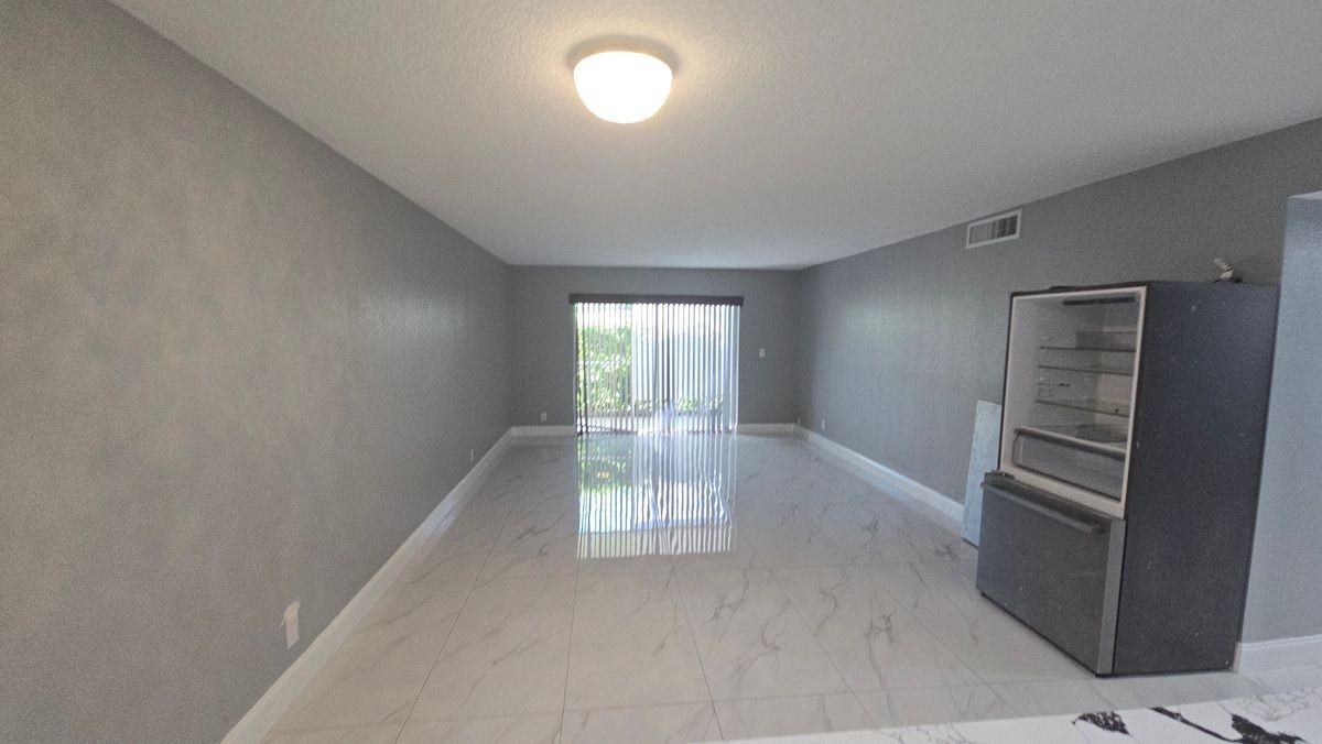 2928 Nw 89th Ter ##1 - Photo 5 of 28