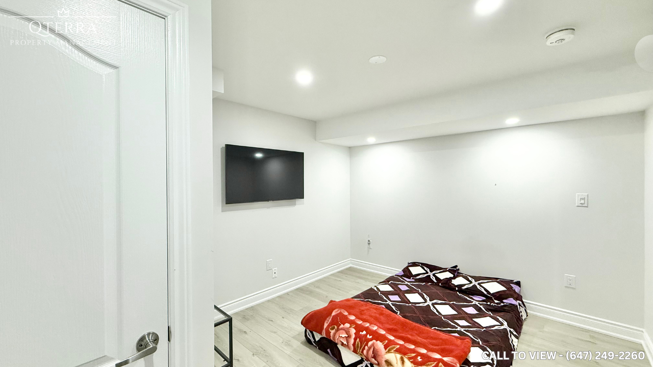 4082 Channing Crescent - Photo 3 of 14