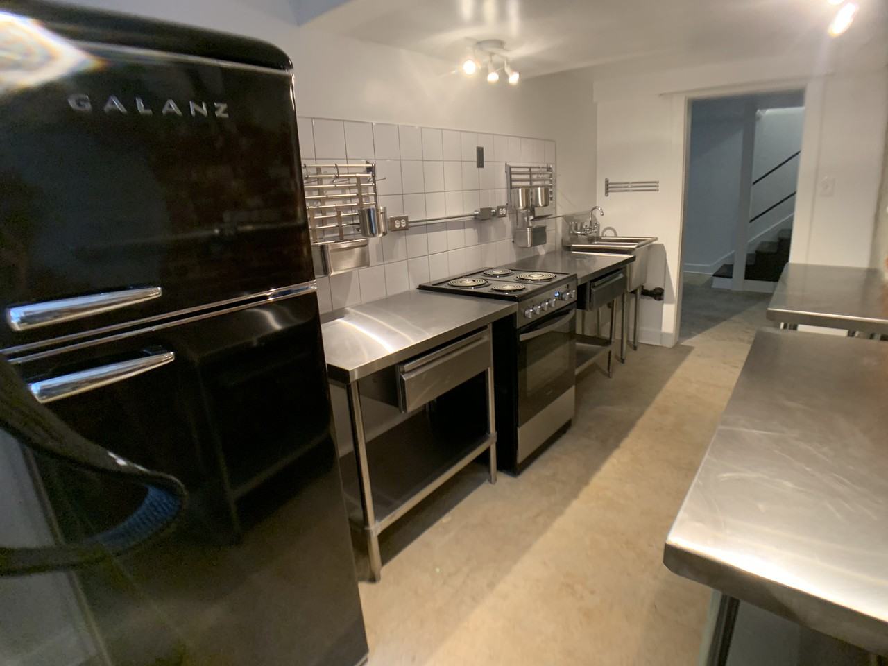 1568 Vine Street - Photo 3 of 15