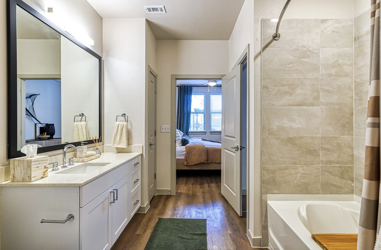 11521 North FM 620 - Photo 6 of 13