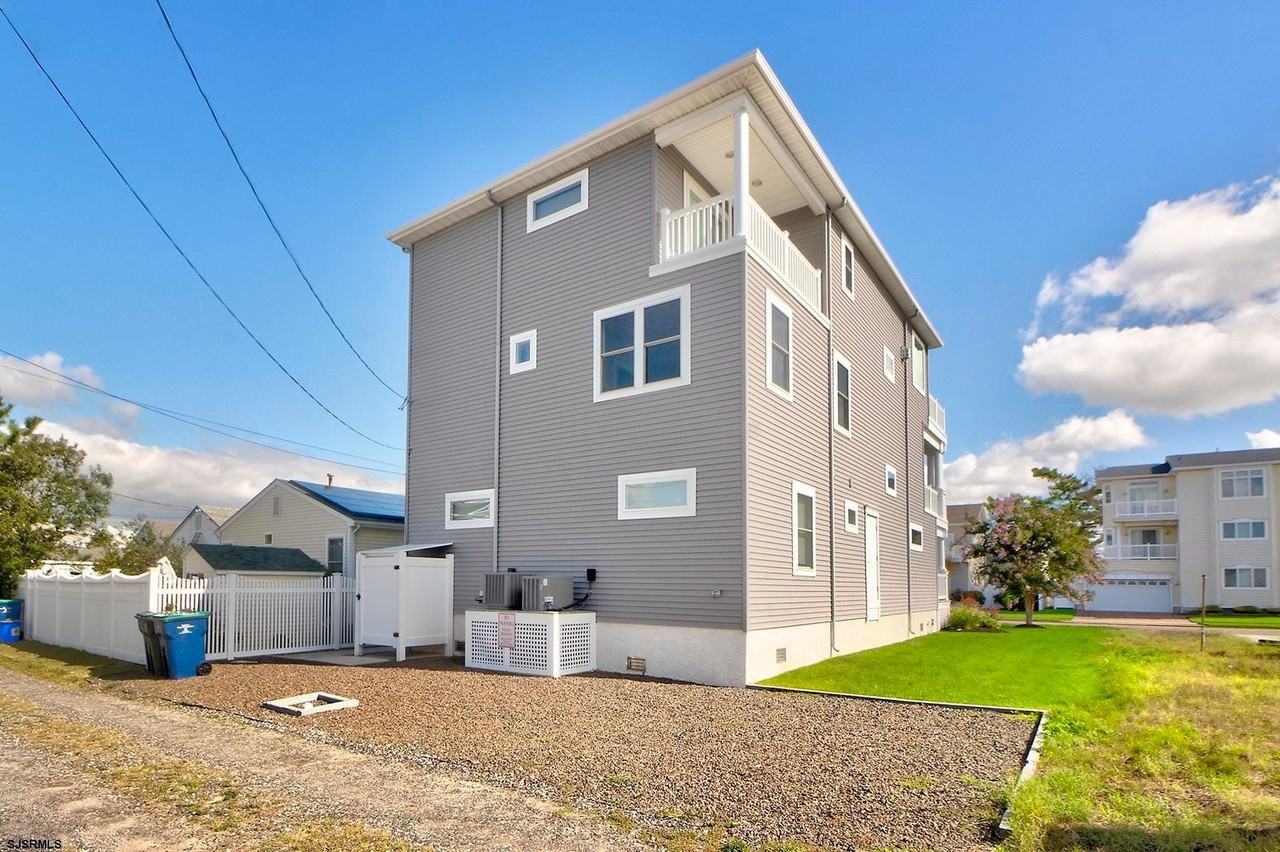 352 31st St S - Photo 2 of 26