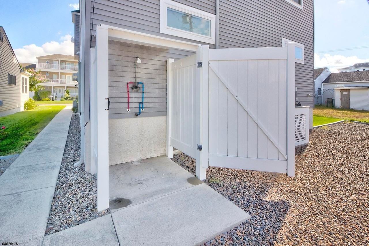 352 31st St S - Photo 3 of 26