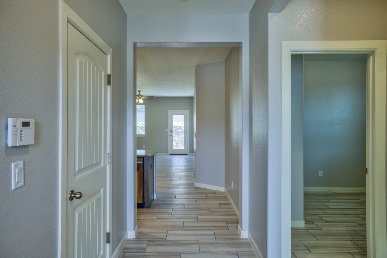 11491 Summer Drive #B - Photo 3 of 25