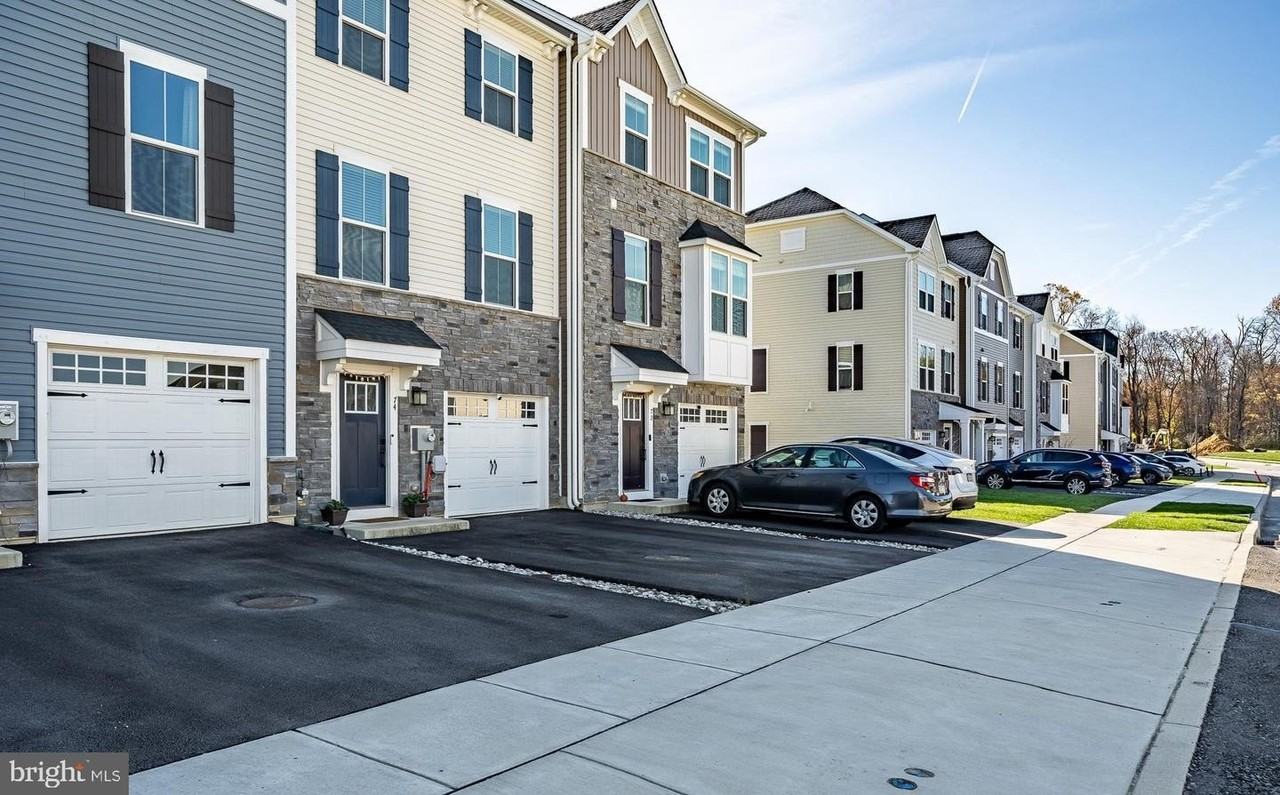 74 Glory Maple Ln - Photo 4 of 32