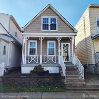 featured image of 537 Harrington St