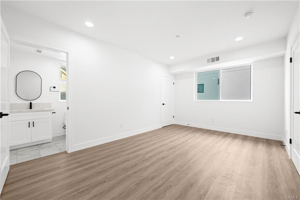 6704 Kester Ave - Photo 2 of 8