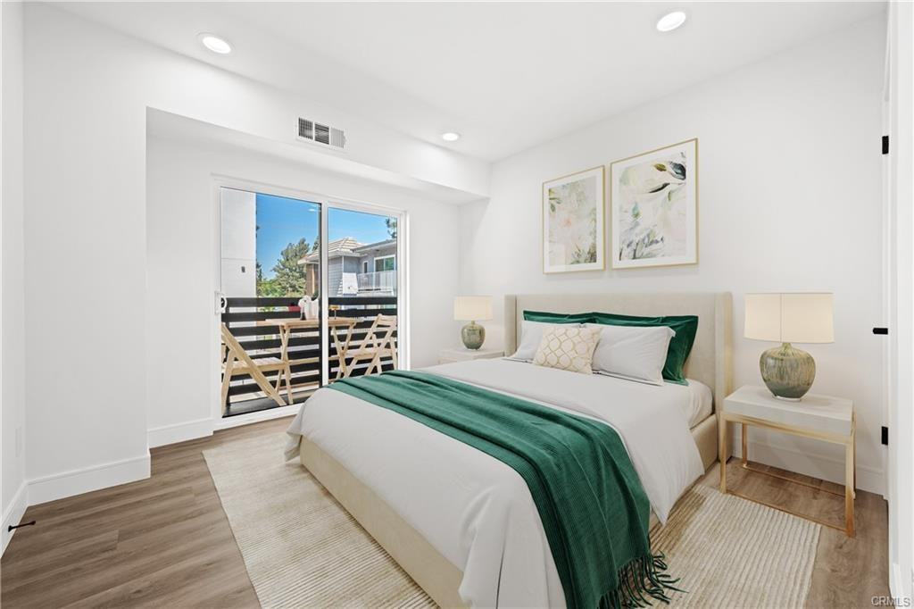 6704 Kester Ave - Photo 3 of 8