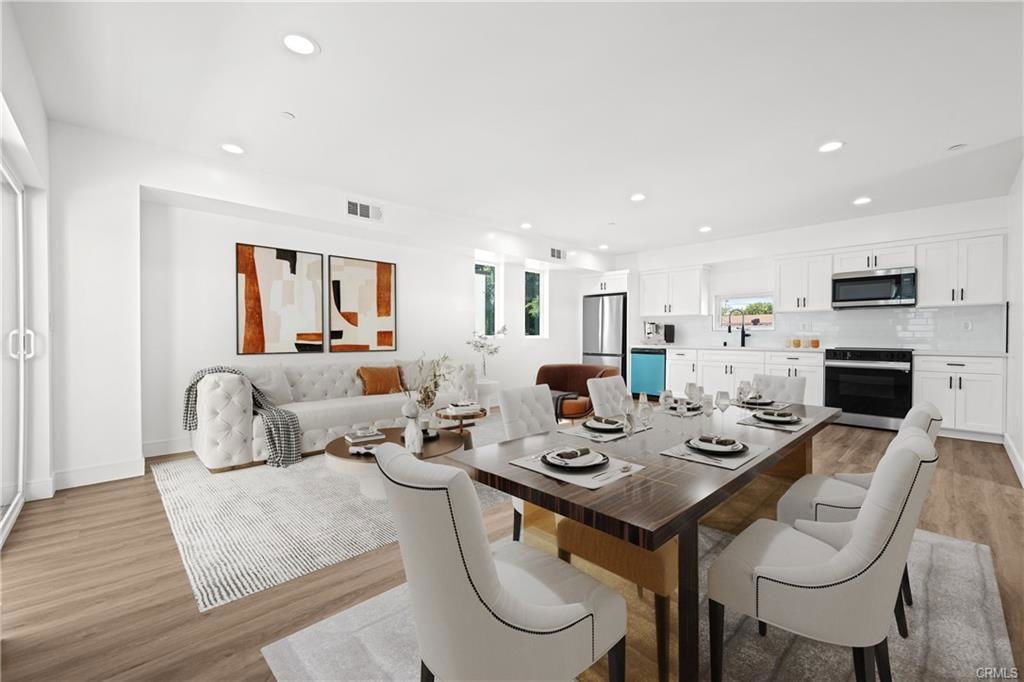 6704 Kester Ave - Photo 5 of 8