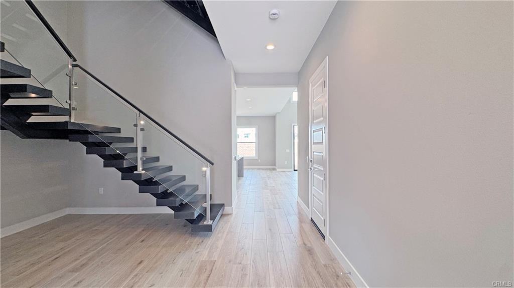 217 Stage - Photo 4 of 8