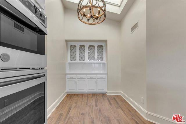 2202 The Ter - Photo 3 of 8