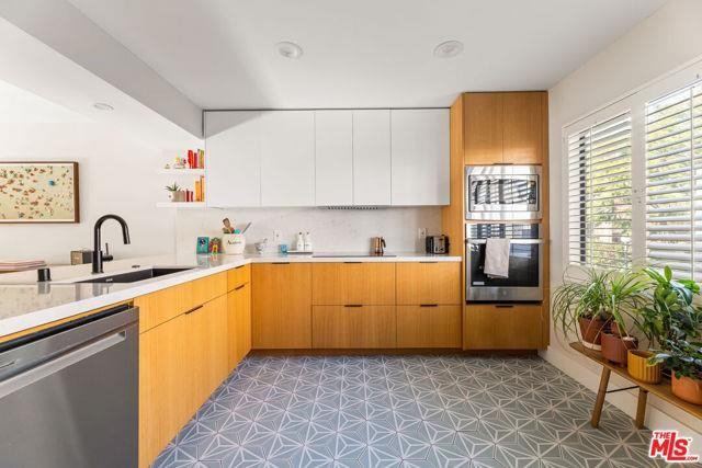 4608 Glencoe Ave #5 - Photo 3 of 8