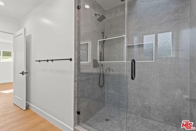 3647 Grand View Blvd - Photo 3 of 8