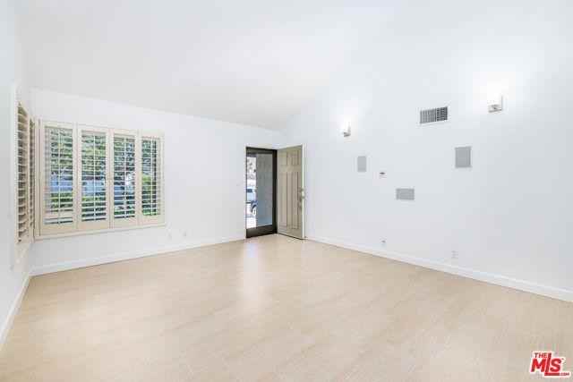 29202 Heathercliff Rd - Photo 4 of 8