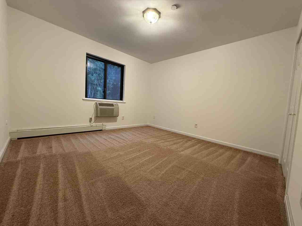 208 Undercliff Ave #B6 - Photo 6 of 8