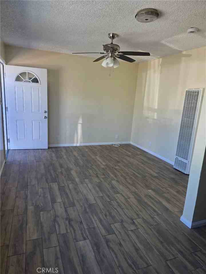 220 N Saratoga St - Photo 4 of 7