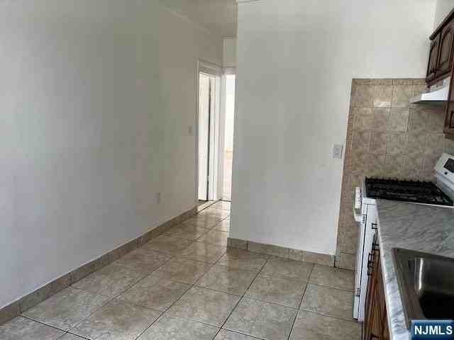 434 67th St - Photo 5 of 12