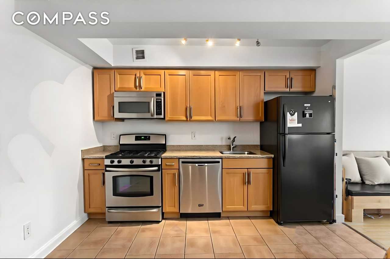 516 W 47th St #S7C - Photo 3 of 10