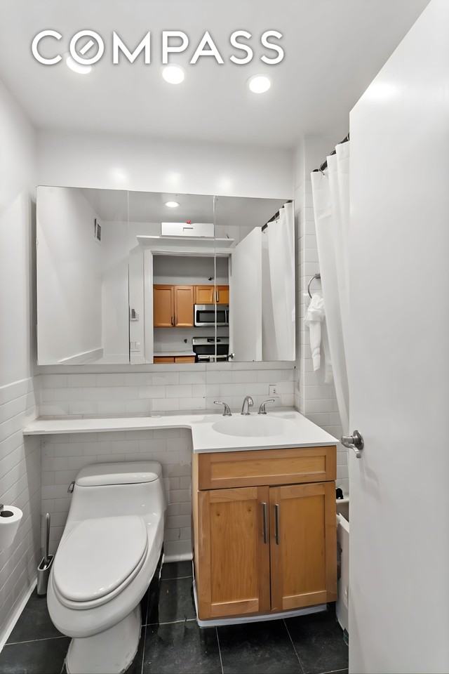 516 W 47th St #S7C - Photo 4 of 10