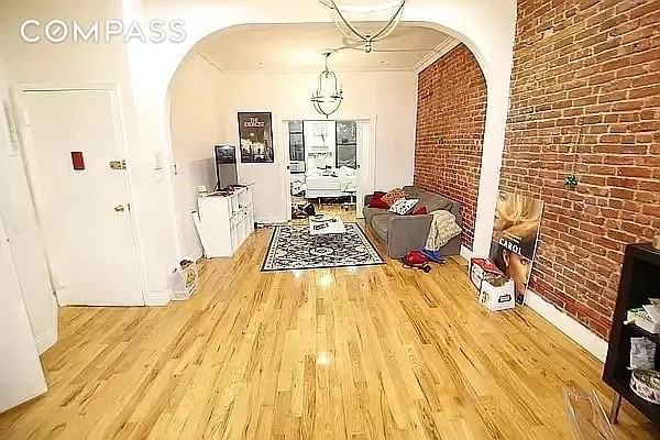 483 7th Ave #3 - Photo 2 of 9