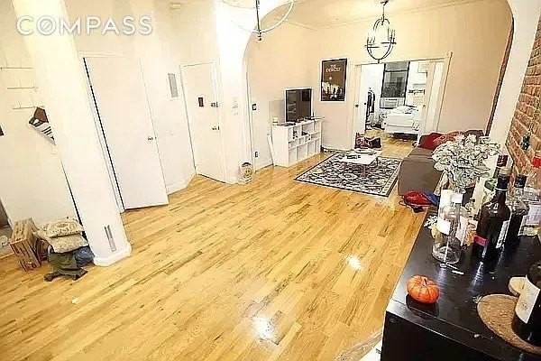 483 7th Ave #3 - Photo 3 of 9