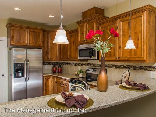 307 N 33rd Court - Photo 3 of 22