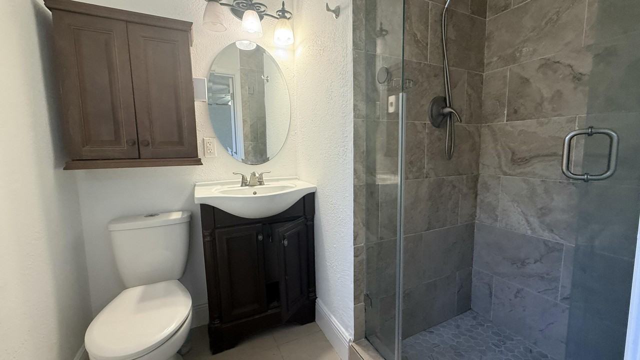 103 Sw 3rd Ave - Photo 4 of 9