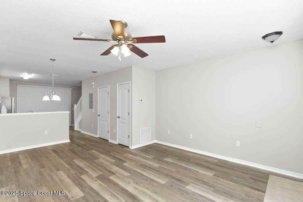 1342 Hampton Park Lane - Photo 4 of 38
