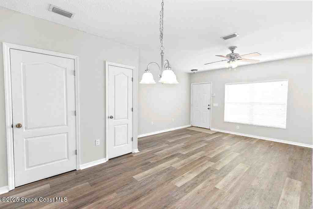 1342 Hampton Park Lane - Photo 6 of 38