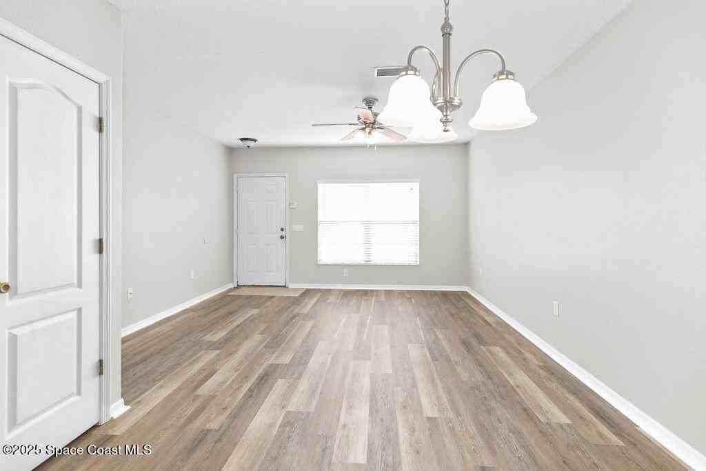 1342 Hampton Park Lane - Photo 7 of 38