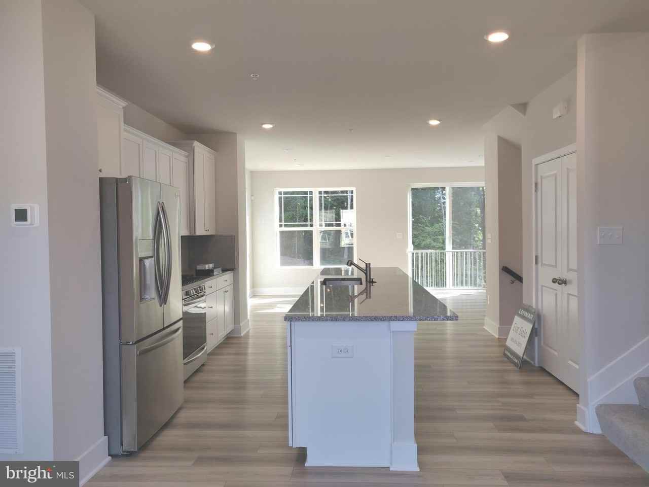 2766 Bridgewater Dr - Photo 6 of 33