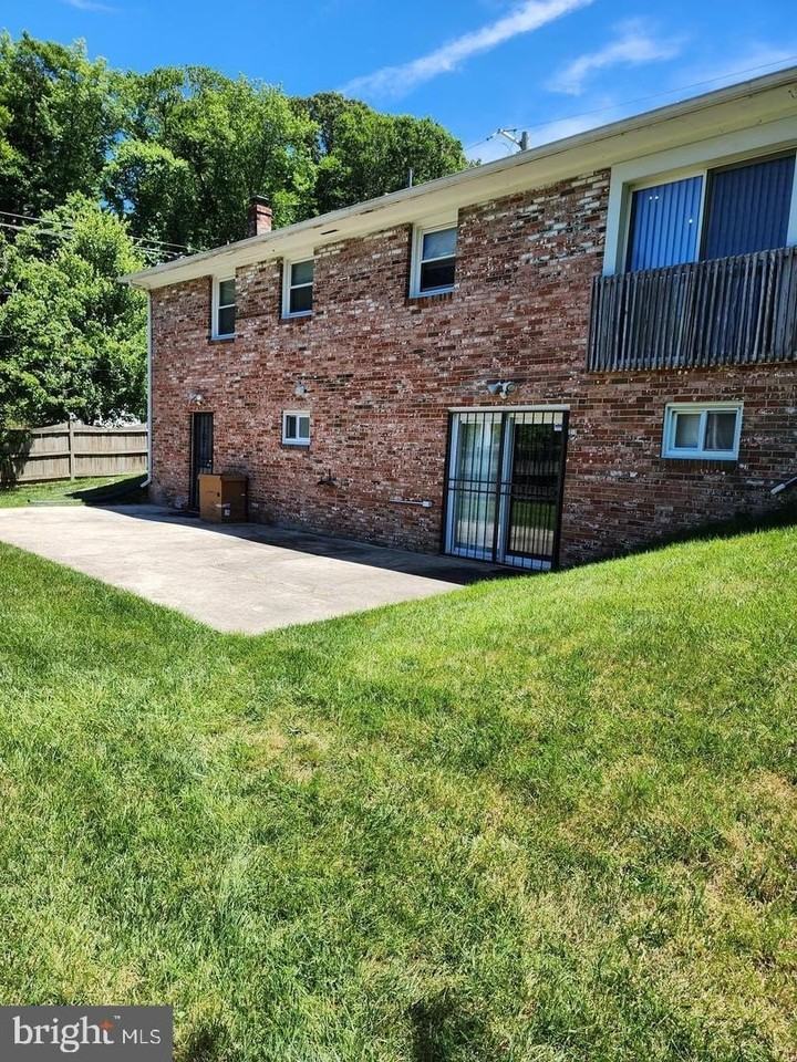 9922 Williamsburg Dr - Photo 2 of 28