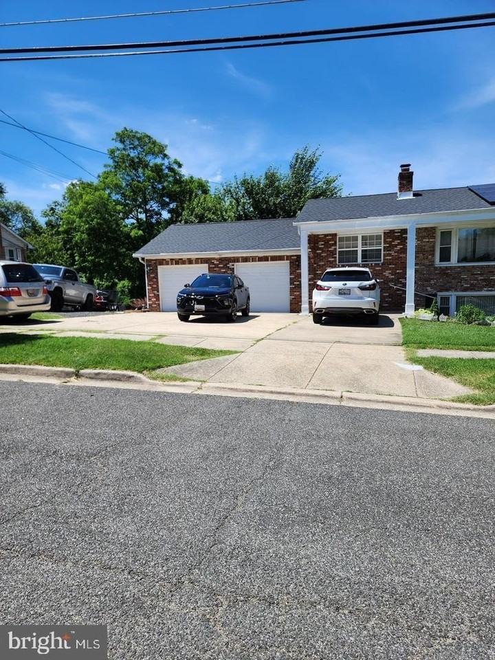 9922 Williamsburg Dr - Photo 5 of 28