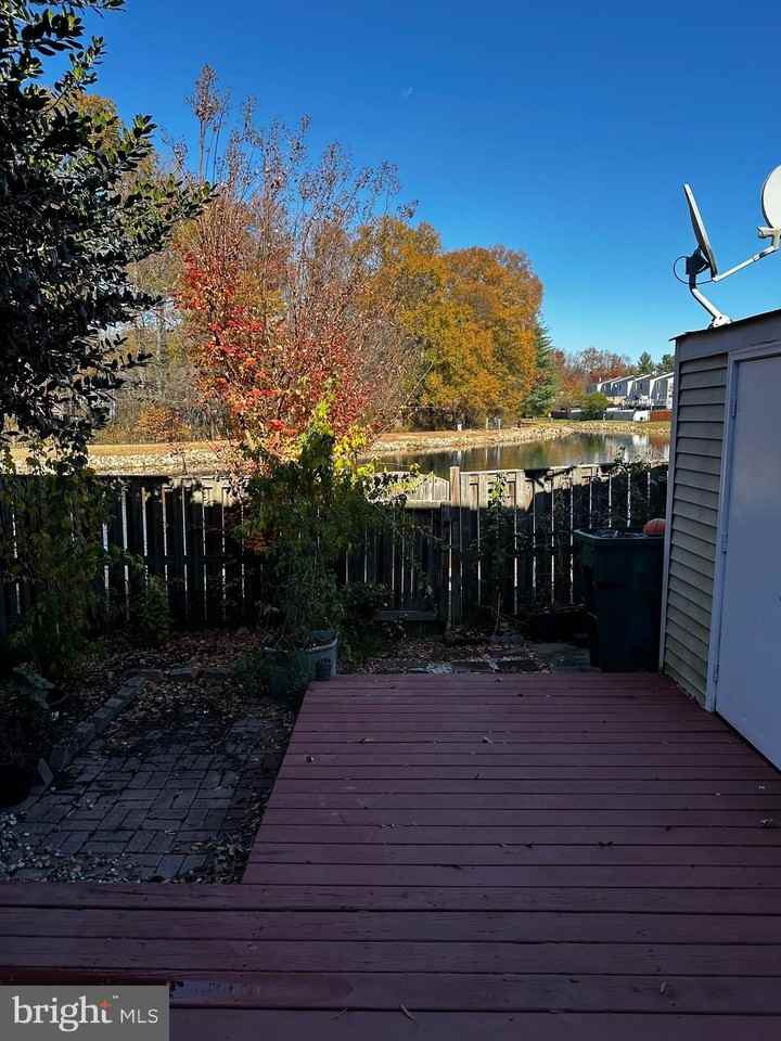 8305 Pondside Ter - Photo 4 of 16