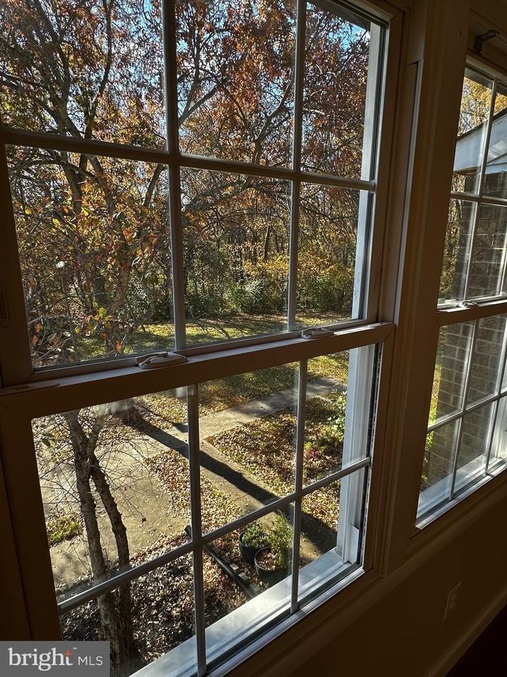 8305 Pondside Ter - Photo 6 of 16