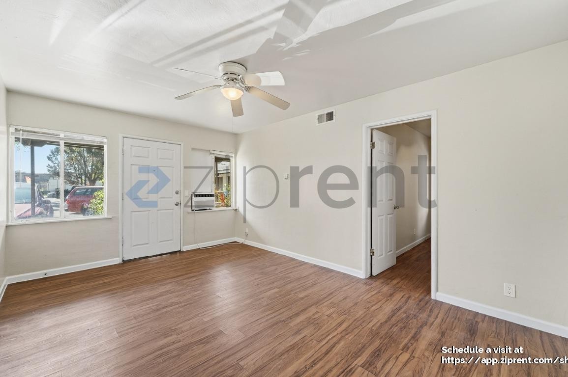 139 W 18th St #7 - Photo 5 of 16