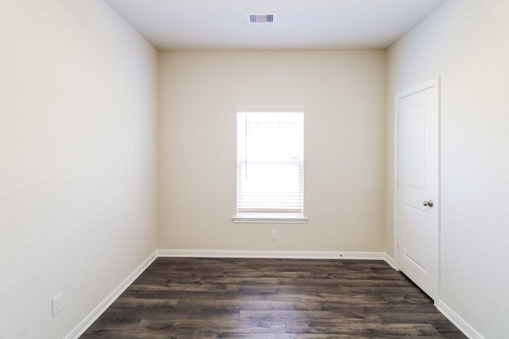 405 Polly Grove Dr - Photo 6 of 16