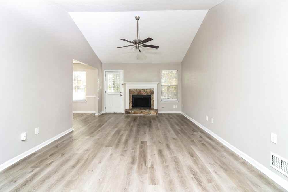 2959 Jamey Lane - Photo 5 of 17