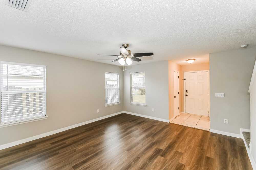 2236 Fresco Dr - Photo 4 of 17