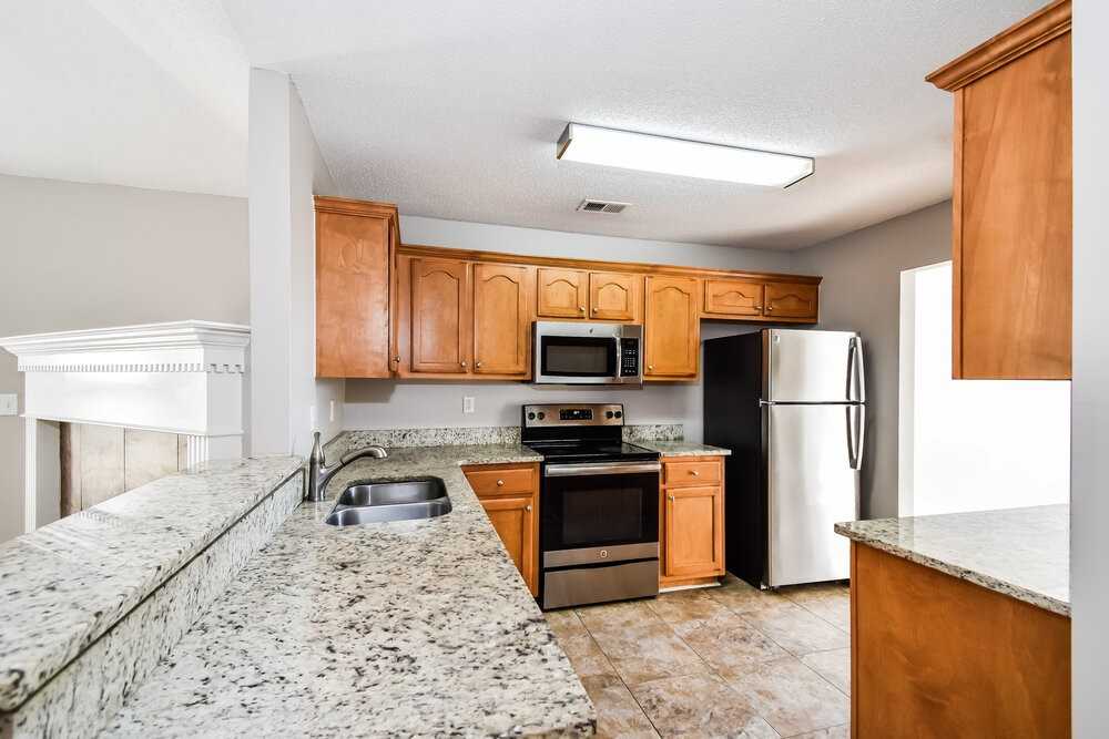 7862 Fallstone Rd - Photo 7 of 17