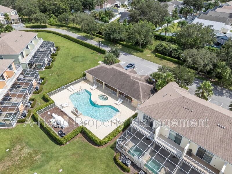 1413 Retreat Cir - Photo 3 of 42