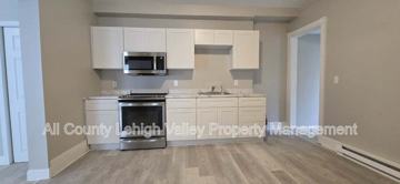 featured image of 427 West Berwick Street