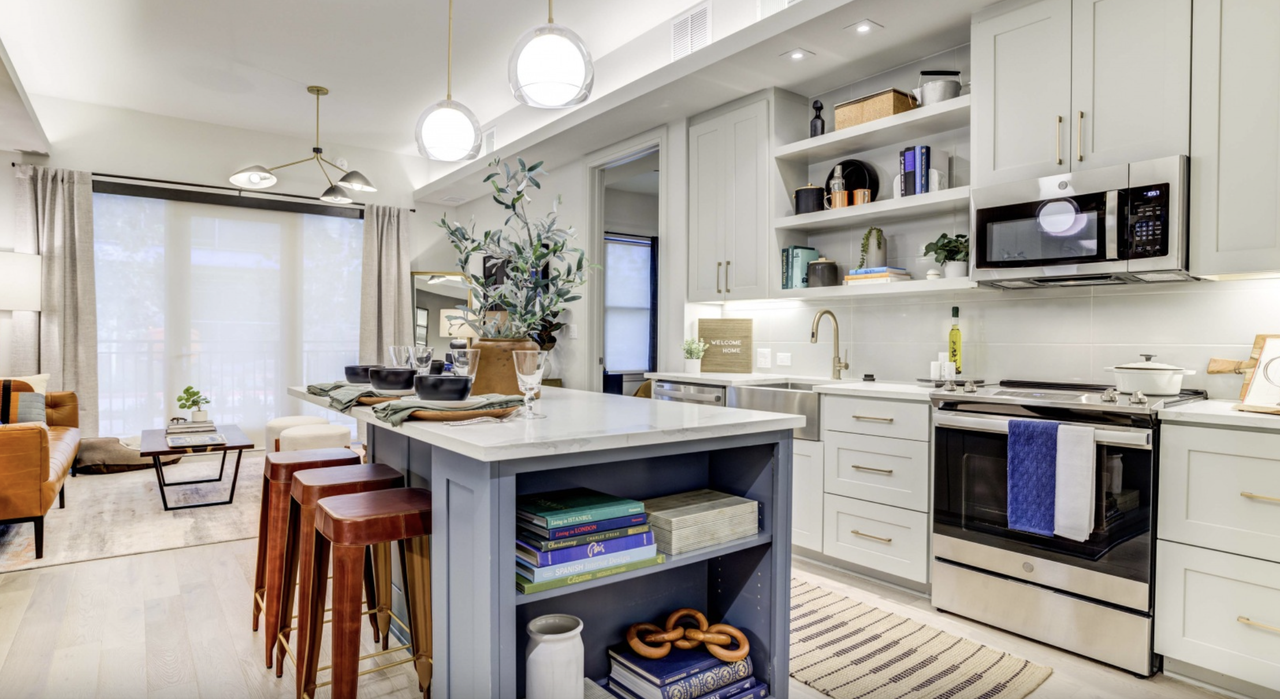 10712 Burnet Road - Photo 2 of 14