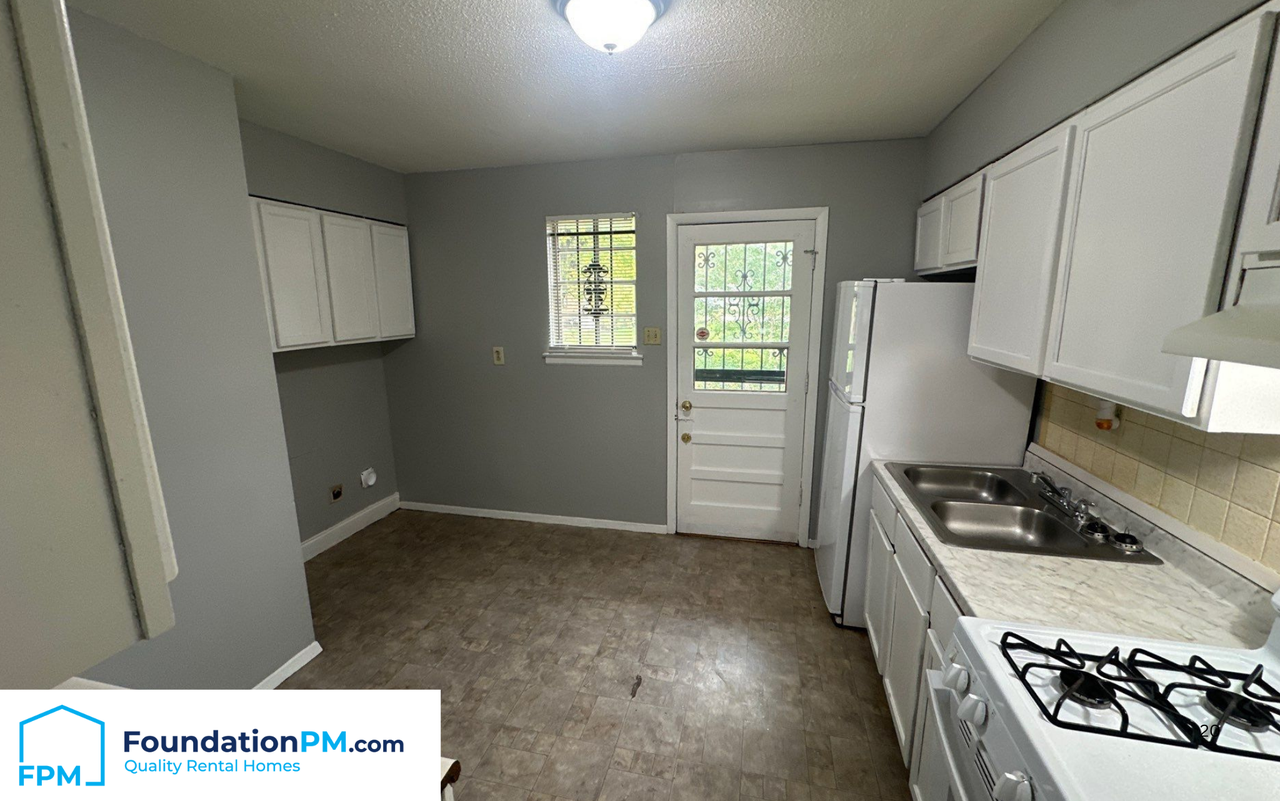 3242 Forest Brook Drive - Photo 4 of 14