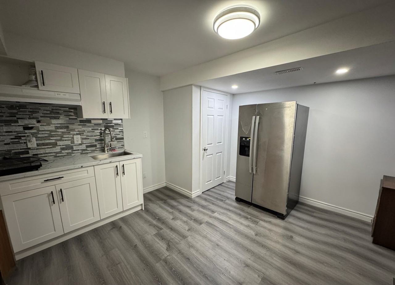 23 Mansbridge Crescent - Photo 2 of 6