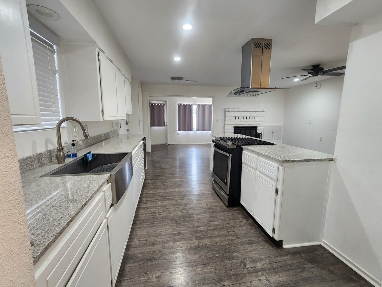 678 West Henderson Avenue - Photo 3 of 14