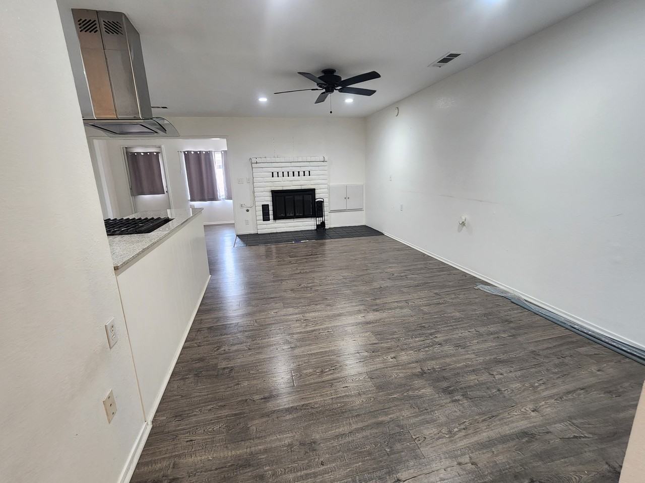 678 West Henderson Avenue - Photo 5 of 14